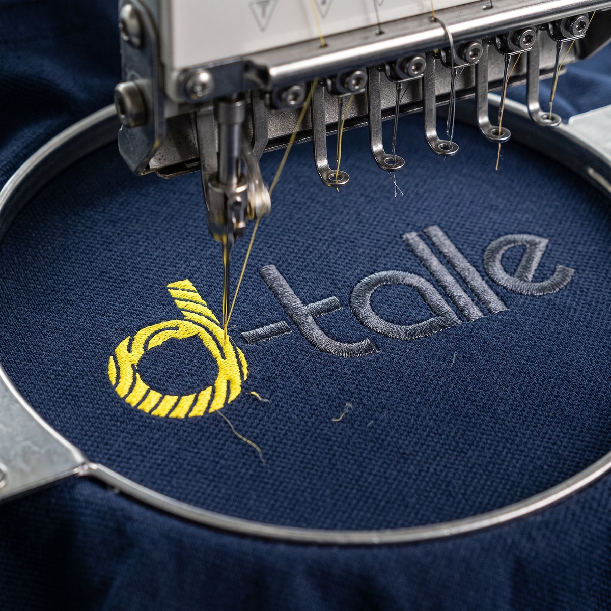 Bordar nombre en ropa 4 Bordar nombre en ropa: bordadora del taller D-talle en Palma